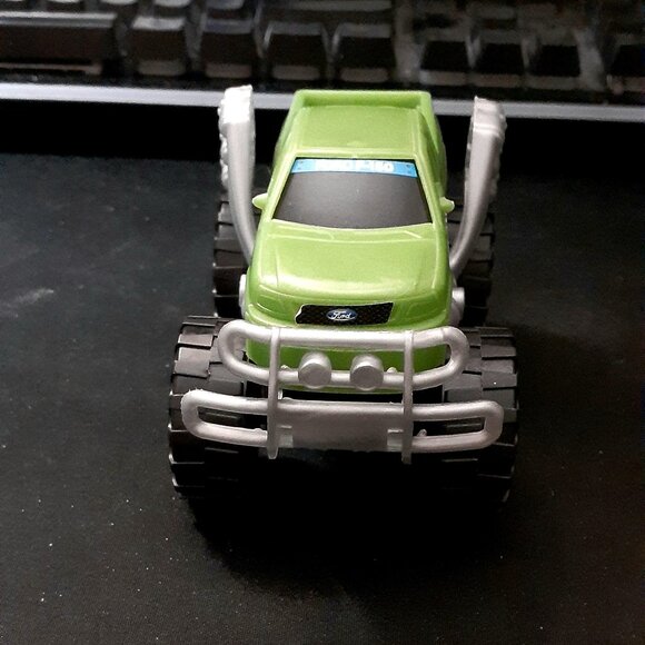 Ford F150 Green Monster Truck Toy w/Extended Exhaust Pipes - Plastic - Fun Play! - Picture 4 of 11
